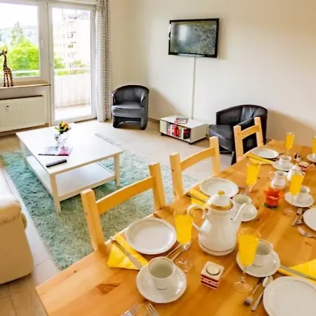 Eleonoras In Stadt Am Park Mit Balkon Inklusive Eigenen Parkplaetzen Vor Der Tuer Апартаменты