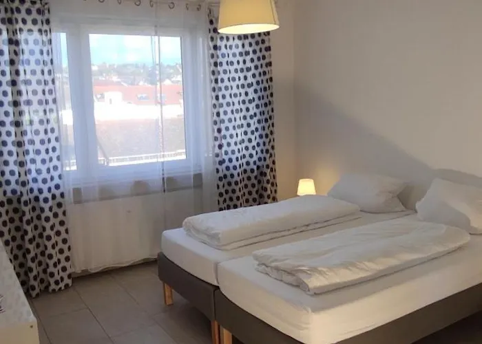 Apartman Eleonoras In Stadt Am Park Mit Balkon Inklusive Eigenen Parkplaetzen Vor Der Tuer *